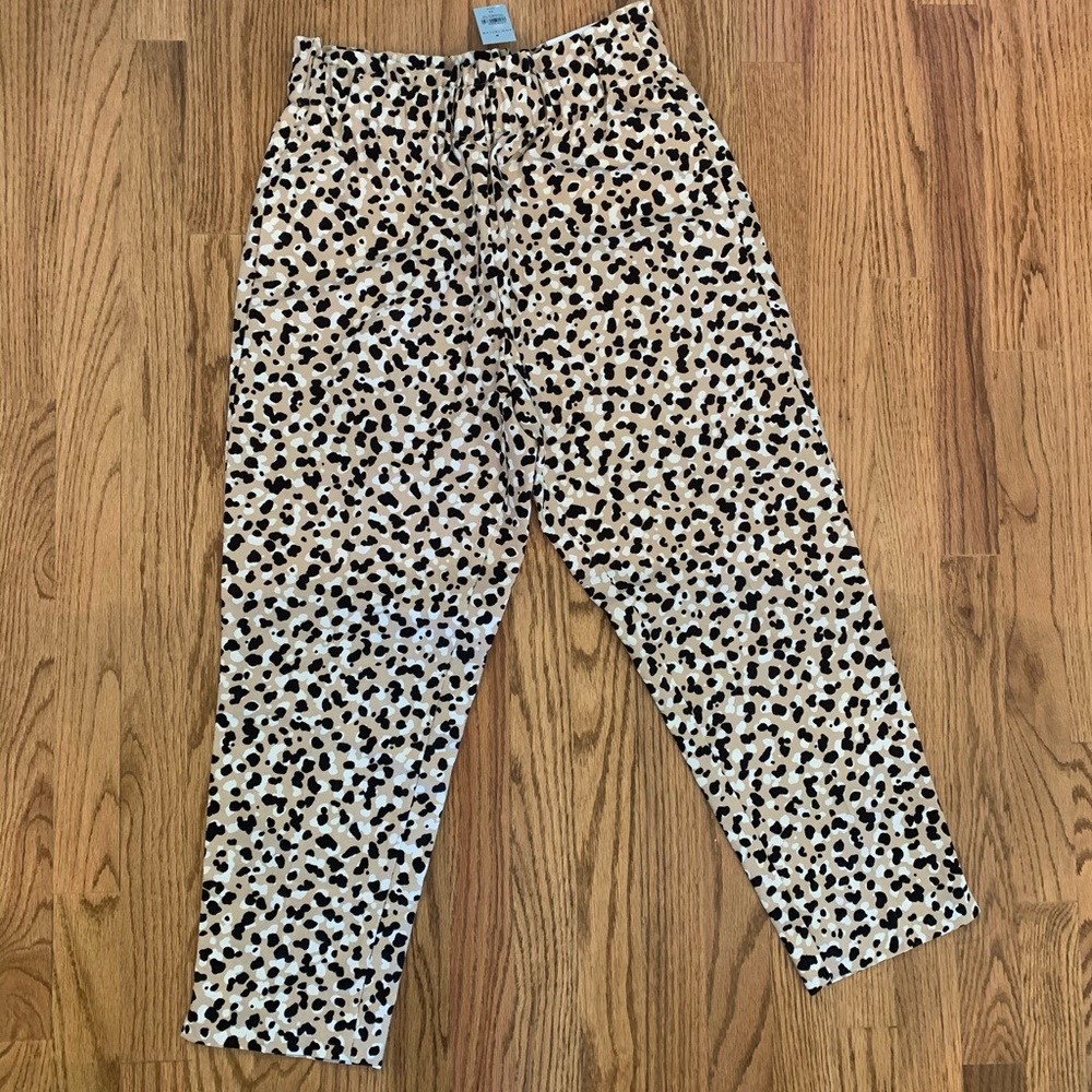 Ann Taylor leopard cropped pants - NWT